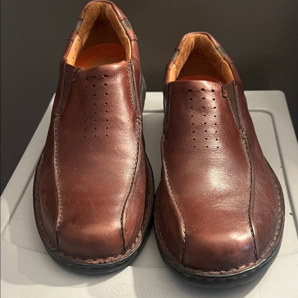 Clark’s, Elegant Brown Leather Men's Slip-On Loafers